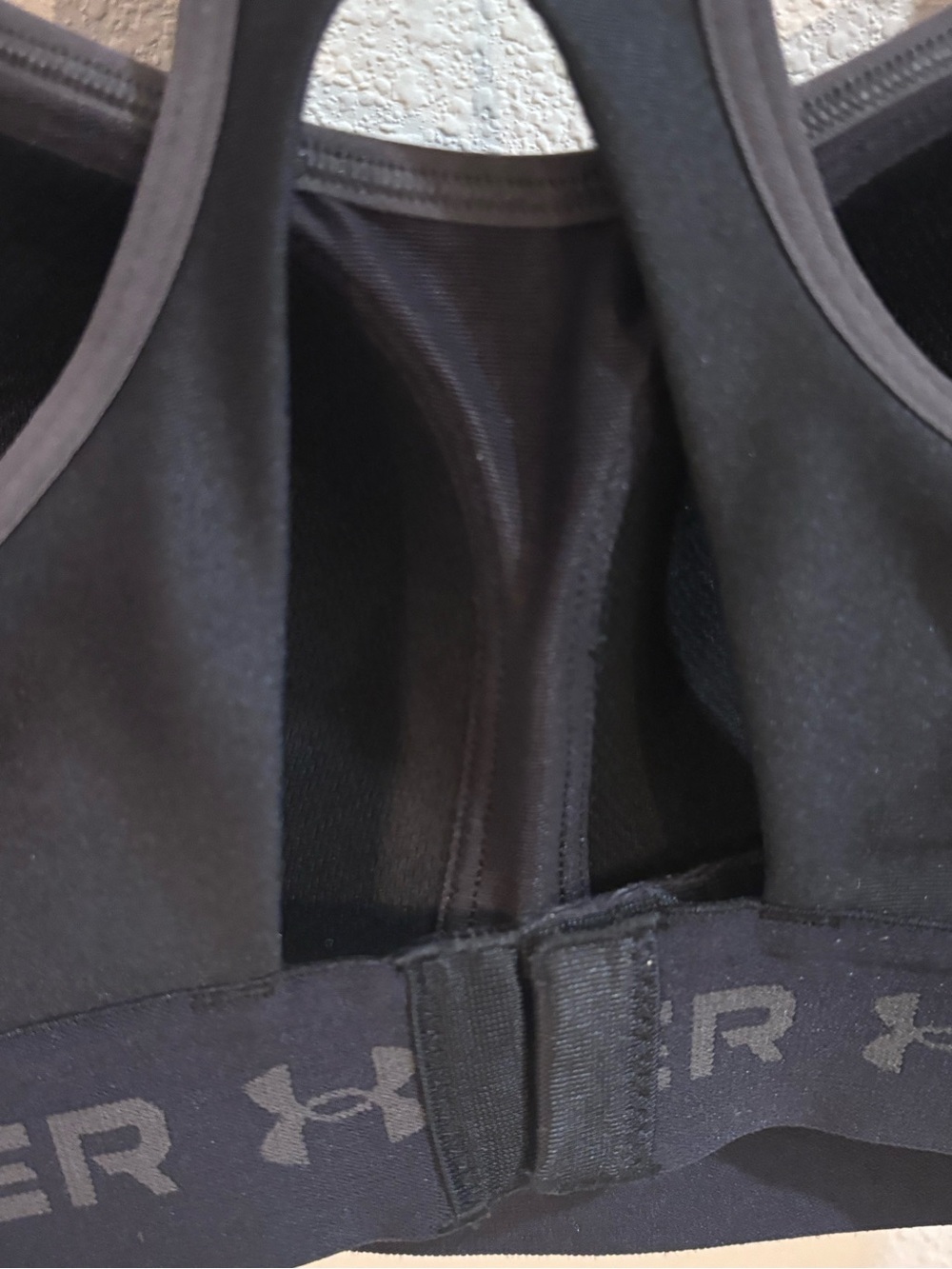 Under Armour Black and Gray High Crossback Sports Bra, 34B New with tags - Picture 8 of 10